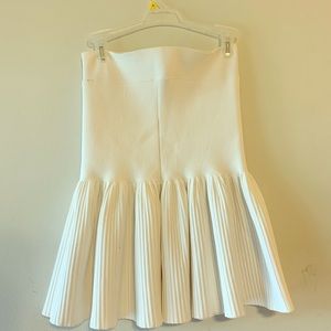 BCBG MAXAZRIA Pearl white pleated skirt
